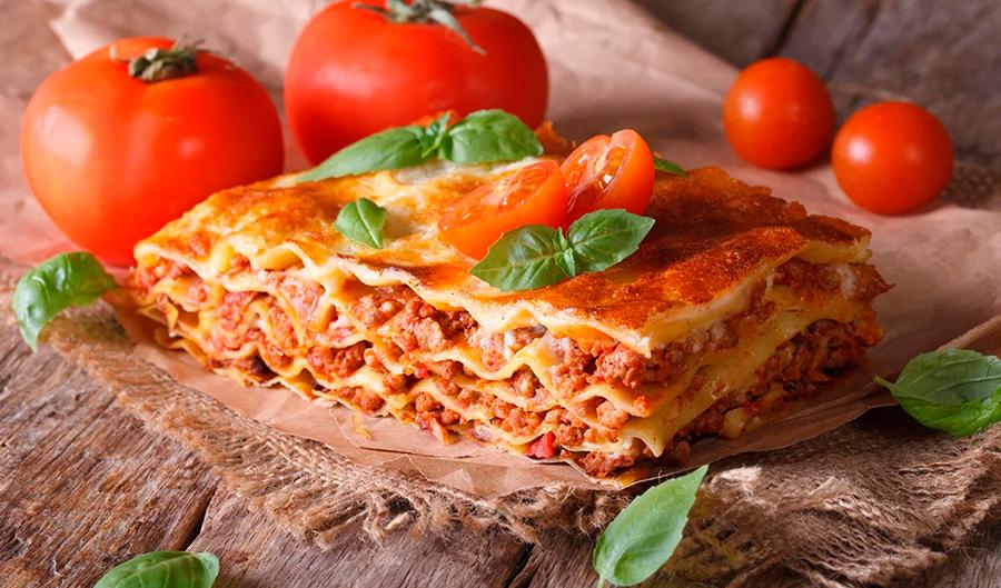 Классический итальянский рецепт лазаньи с болоньезе и соусом бешамель (видео)